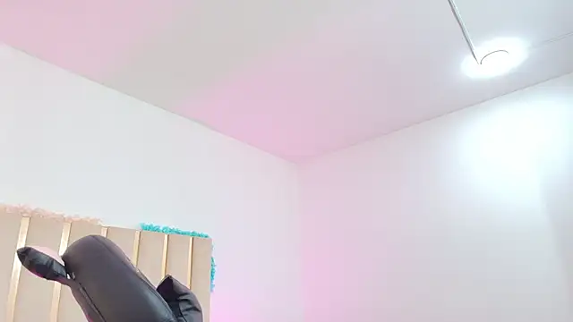 Snapshot of Gaby_tay1 chatting on March 2025 03:05:02 AM Gaby tay1 online show from March 2025 03:05:02 AM