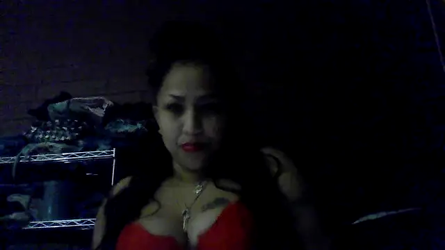 Snapshot of SweetSexyLatina chatting on April 2026 05:28:01 PM SweetSexyLatina online show from April 2026 05:28:01 PM
