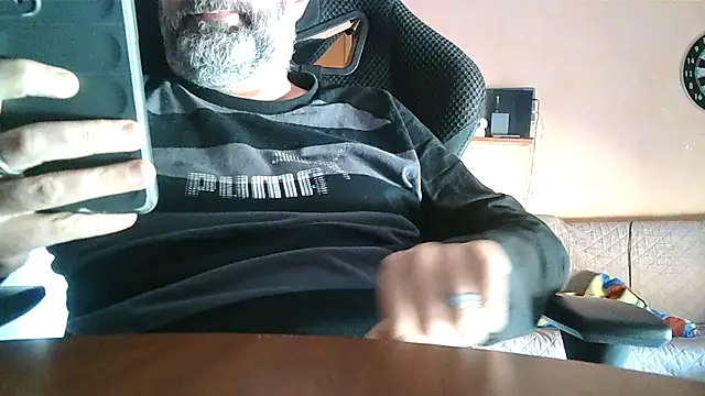 Snapshot of lanata chatting on March 2025 10:10:02 AM lanata online show from March 2025 10:10:02 AM