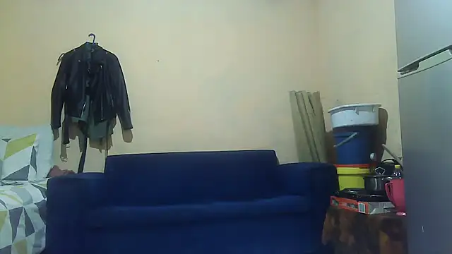 Snapshot of 01applebottom chatting on October 2025 07:29:01 AM 01applebottom online show from October 2025 07:29:01 AM