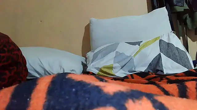 Snapshot of 01applebottom chatting on October 2025 02:01:02 AM 01applebottom online show from October 2025 02:01:02 AM