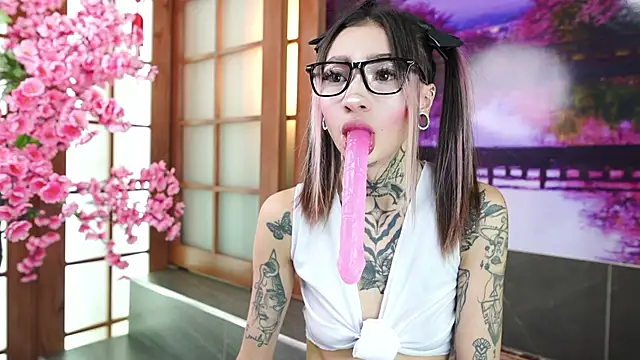 miss   angel online show from December 2025 06:47:01 PM