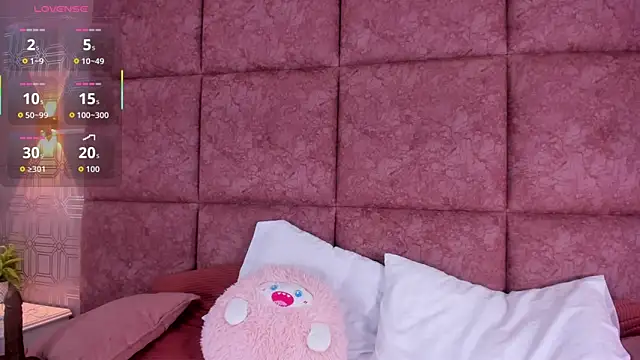 LilyRoxi online show from December 2025 06:04:02 PM