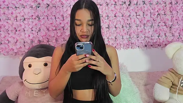 Lynda Bonnie online show from November 2025 01:18:02 PM