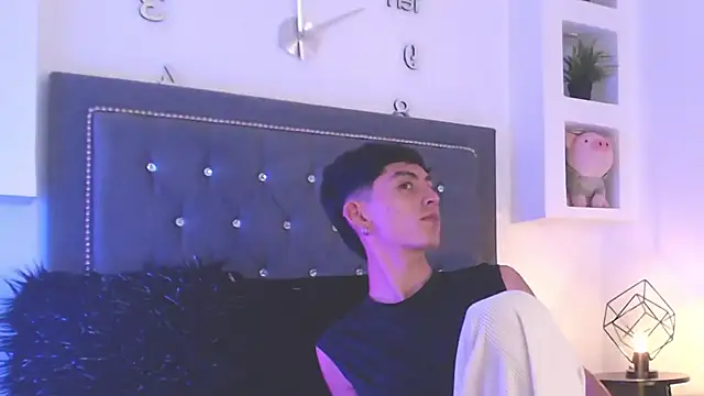 MaikyCooper online show from March 2025 04:57:02 AM