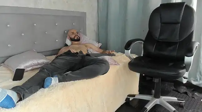 Snapshot of Luke_Diaz7 chatting on February 2025 03:00:02 AM Luke Diaz7 online show from February 2025 03:00:02 AM