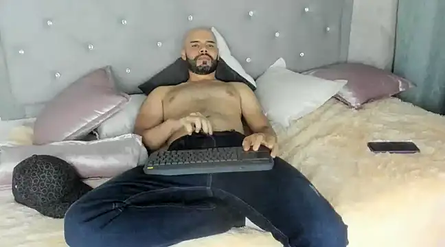 Snapshot of Luke_Diaz7 chatting on February 2025 06:49:02 AM Luke Diaz7 online show from February 2025 06:49:02 AM