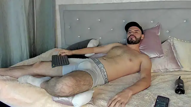 Snapshot of Luke_Diaz7 chatting on March 2025 12:53:01 AM Luke Diaz7 online show from March 2025 12:53:01 AM