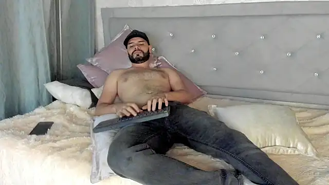 Snapshot of Luke_Diaz7 chatting on March 2025 03:56:01 AM Luke Diaz7 online show from March 2025 03:56:01 AM