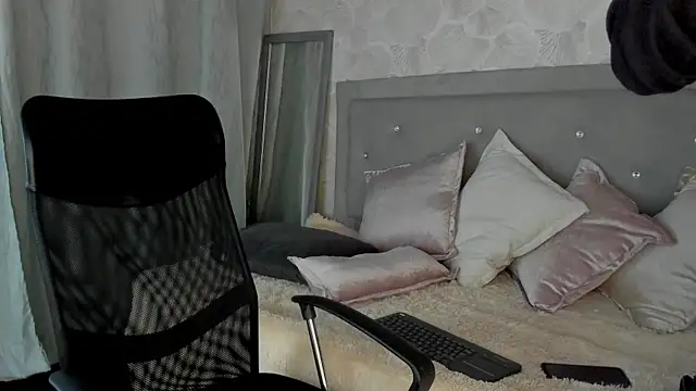 Snapshot of Luke_Diaz7 chatting on March 2025 01:53:02 AM Luke Diaz7 online show from March 2025 01:53:02 AM