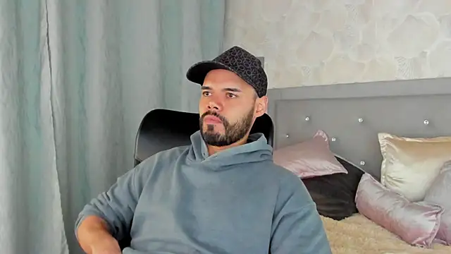 Snapshot of Luke_Diaz7 chatting on March 2025 01:06:01 AM Luke Diaz7 online show from March 2025 01:06:01 AM