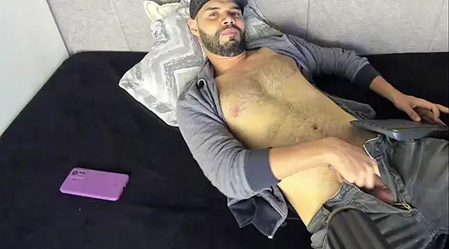 Snapshot of Luke_Diaz7 chatting on March 2025 02:16:01 AM Luke Diaz7 online show from March 2025 02:16:01 AM