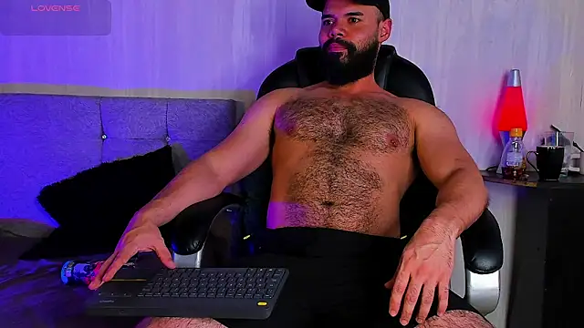 Luke Diaz7 online show from April 2026 09:45:01 PM