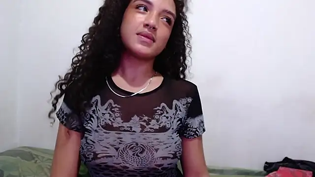 Snapshot of Majo_BigTits chatting on September 2025 08:24:01 AM Majo BigTits online show from September 2025 08:24:01 AM