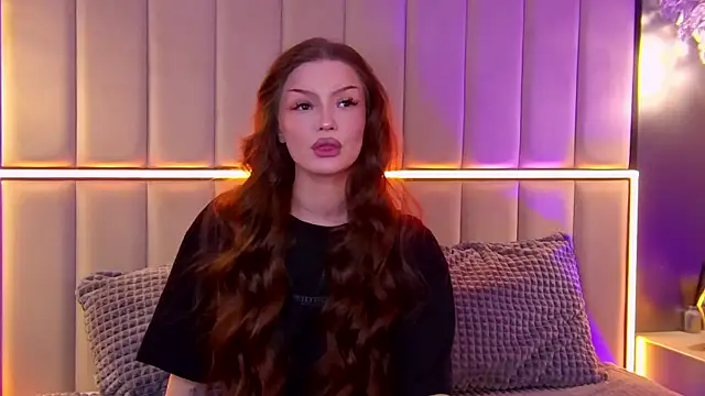 AlexaBright online show from November 2025 07:41:02 PM