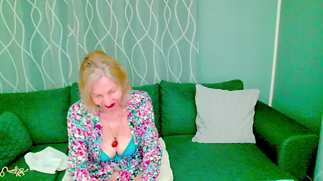 Snapshot of adeleadison chatting on September 2025 03:07:02 AM adeleadison online show from September 2025 03:07:02 AM