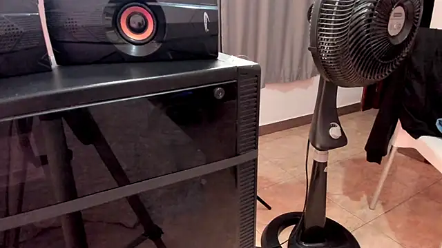 MiaHertz online show from March 2025 12:58:01 AM