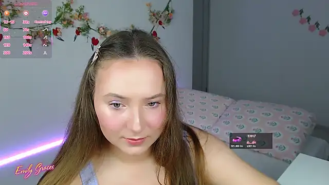 Snapshot of EmilyxxGraces chatting on May 2026 10:55:01 PM EmilyxxGraces online show from May 2026 10:55:01 PM