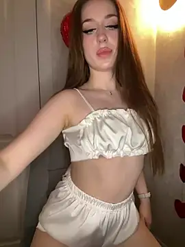 Jackie White  online show from March 2025 04:18:02 PM