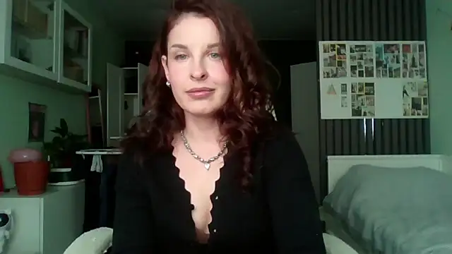 MollyBer online show from June 2026 03:14:01 PM
