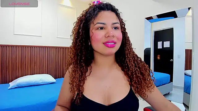 Snapshot of MELINAMARTINS chatting on February 2025 07:41:02 PM MELINAMARTINS online show from February 2025 07:41:02 PM