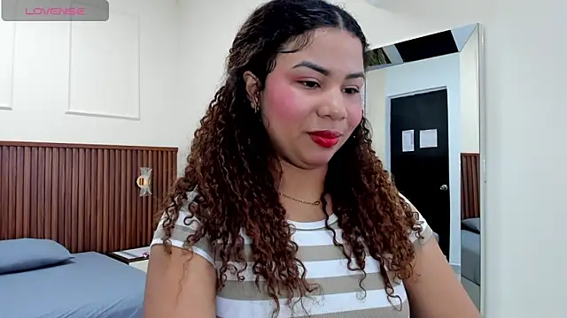 Snapshot of MELINAMARTINS chatting on February 2025 07:56:02 PM MELINAMARTINS online show from February 2025 07:56:02 PM