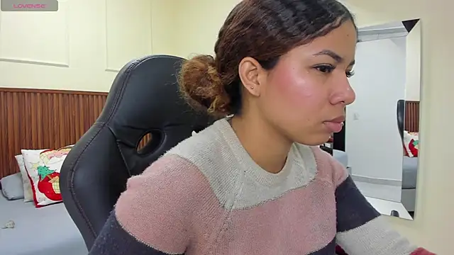 MELINAMARTINS online show from December 2025 07:23:02 PM