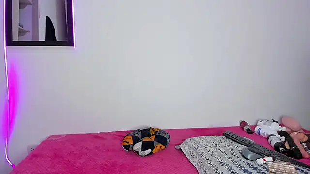 Snapshot of MELINAMARTINS chatting on March 2026 08:25:02 PM MELINAMARTINS online show from March 2026 08:25:02 PM