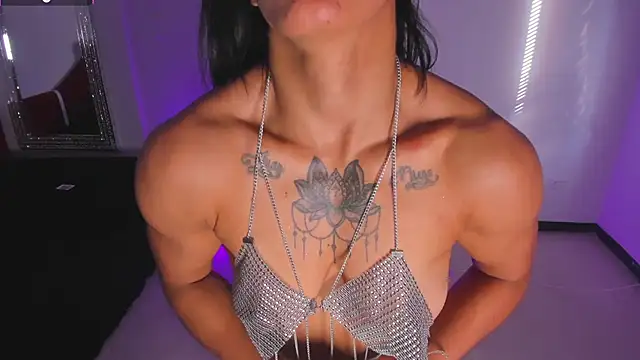 Snapshot of cristal_crossfitx chatting on March 2025 12:23:02 PM cristal crossfitx online show from March 2025 12:23:02 PM