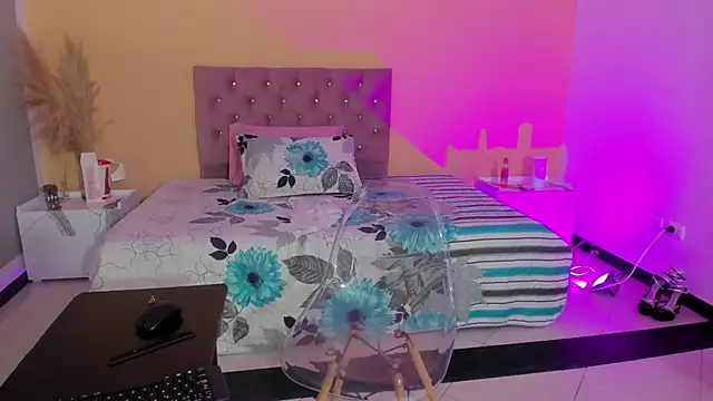 Snapshot of cristal_crossfitx chatting on September 2025 10:17:02 AM cristal crossfitx online show from September 2025 10:17:02 AM