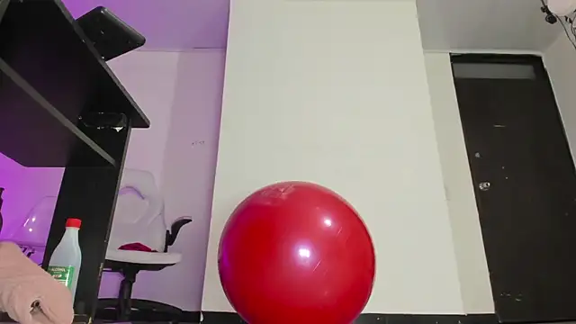 Snapshot of cristal_crossfitx chatting on September 2025 10:51:01 AM cristal crossfitx online show from September 2025 10:51:01 AM