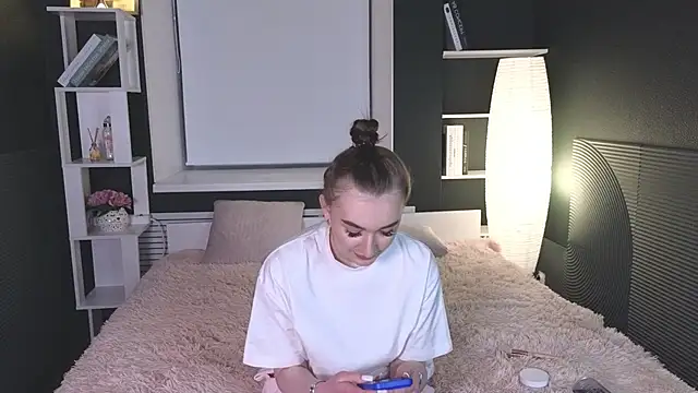 Snapshot of FeliceAldridge chatting on February 2025 11:04:02 PM FeliceAldridge online show from February 2025 11:04:02 PM