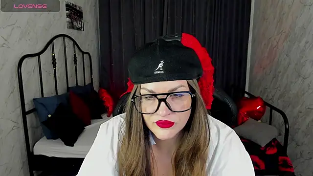 Snapshot of kamilla___moon chatting on March 2025 01:34:02 AM kamilla moon online show from March 2025 01:34:02 AM