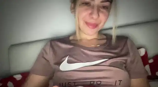 sarrah rossy online show from February 2025 01:03:01 AM