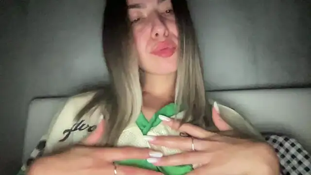 sarrah rossy online show from September 2025 09:14:02 PM