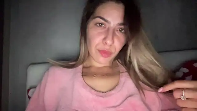 sarrah rossy online show from November 2025 10:48:01 PM