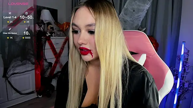 Snapshot of _Loneve__ chatting on October 2025 02:51:02 PM Loneve online show from October 2025 02:51:02 PM