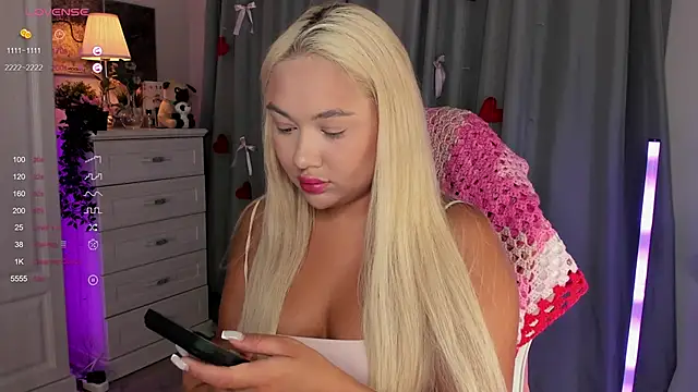 Snapshot of _Loneve__ chatting on March 2026 03:22:01 PM Loneve online show from March 2026 03:22:01 PM