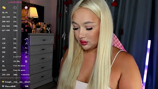 Snapshot of _Loneve__ chatting on April 2026 07:58:02 PM Loneve online show from April 2026 07:58:02 PM