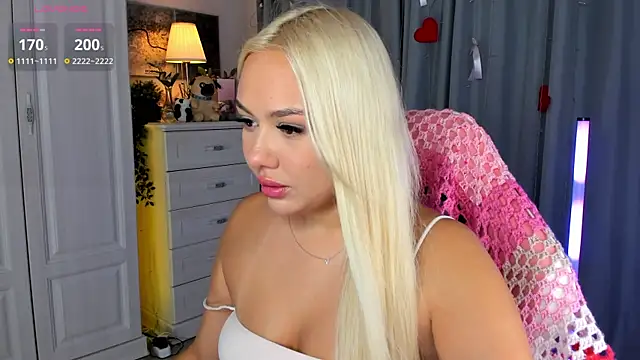 Snapshot of _Loneve__ chatting on August 2026 03:26:02 PM Loneve online show from August 2026 03:26:02 PM