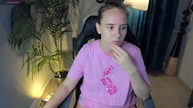 Lika 0ne online show from September 2025 11:58:01 AM