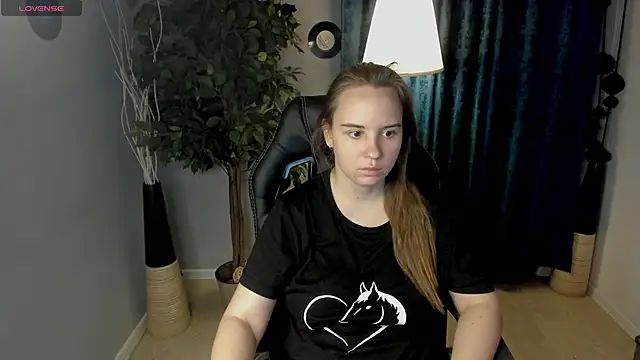 Snapshot of Lika_0ne chatting on April 2026 11:56:02 AM Lika 0ne online show from April 2026 11:56:02 AM