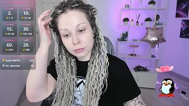 Snapshot of HoneySallyMoore chatting on January 2025 11:45:02 PM HoneySallyMoore online show from January 2025 11:45:02 PM
