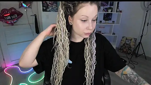 Snapshot of HoneySallyMoore chatting on March 2026 03:29:01 PM HoneySallyMoore online show from March 2026 03:29:01 PM