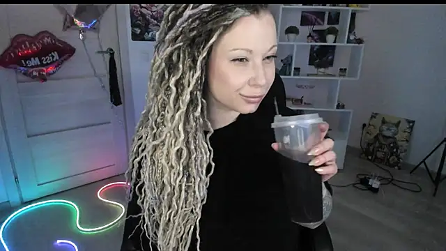 Snapshot of HoneySallyMoore chatting on March 2026 04:34:01 PM HoneySallyMoore online show from March 2026 04:34:01 PM