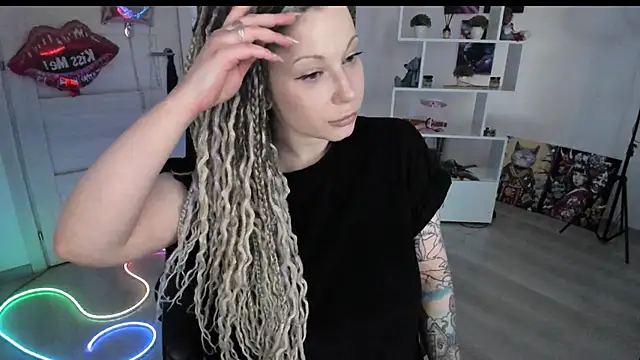 Snapshot of HoneySallyMoore chatting on March 2026 03:04:01 PM HoneySallyMoore online show from March 2026 03:04:01 PM