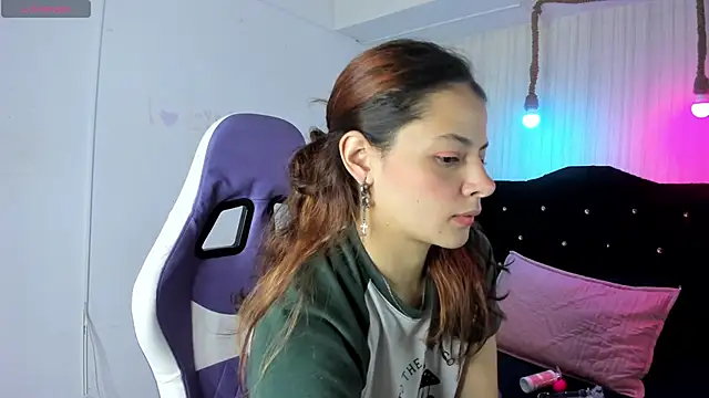 Snapshot of nicky_angel1 chatting on September 2025 06:32:02 PM nicky angel1 online show from September 2025 06:32:02 PM