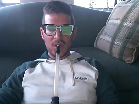 Snapshot of quitomanec chatting on October 2025 10:55:02 PM quitomanec online show from October 2025 10:55:02 PM