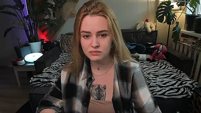 Snapshot of Alexa_Pirs chatting on March 2026 01:45:01 PM Alexa Pirs online show from March 2026 01:45:01 PM