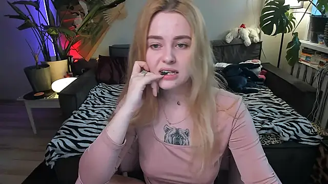 Snapshot of Alexa_Pirs chatting on April 2026 02:18:02 PM Alexa Pirs online show from April 2026 02:18:02 PM